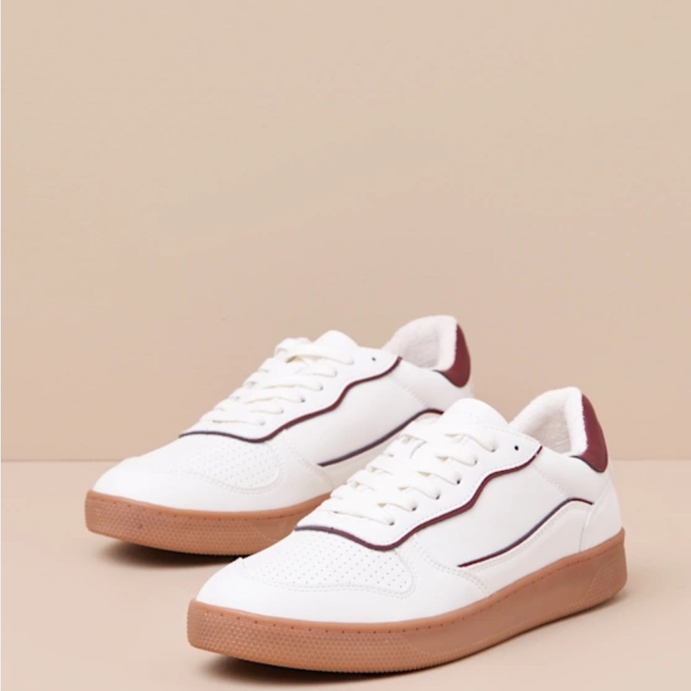 Lulus Sneakers : NWT